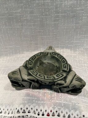Vintage Hand Carved Mexican Aztec Style ashtray 1960s Souvenir No cracks